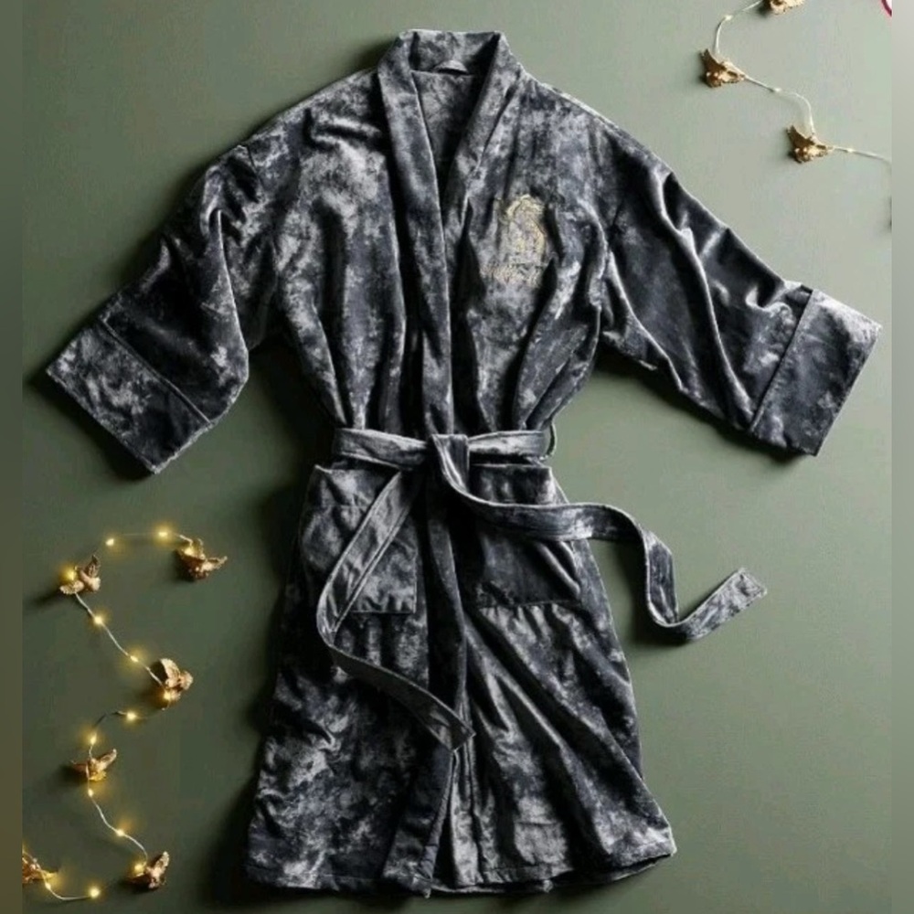 Pottery‎ Barn Harry Potter Hufflepuff Velvet Robe XXS/XS